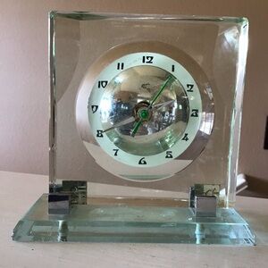 Vintage Art Deco Waltham Watch Company Lucite Glass & Chrome Desk Clock